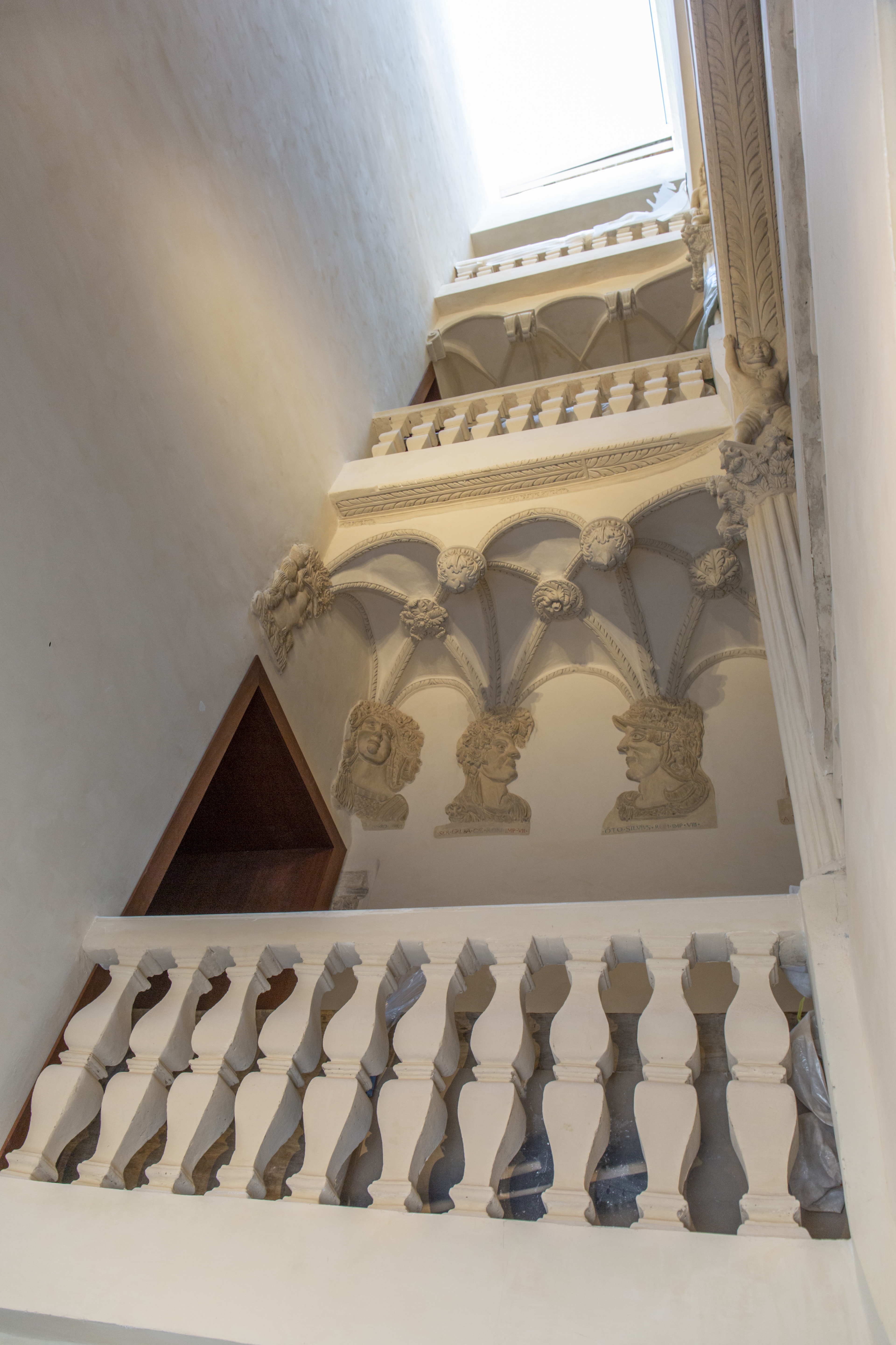 Puis de lumière grand escalier